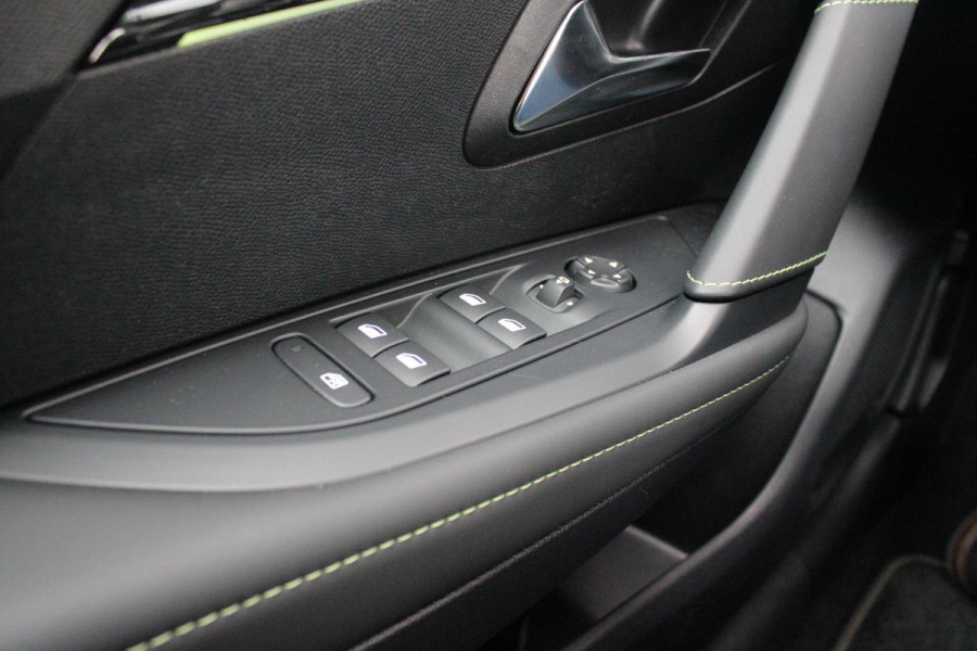 Peugeot 208 1.2 Hybrid 145PK AUTOMAAT GT | NAVIGATIE | DRAADLOZE APPLE CARPLAY/ANDROID AUTO | CAMERA VOOR + ACHTER | FULL LED KOPLAMPEN | LICHTMETALEN VELGEN 17" | DODEHOEK DETECTIE | DRAADLOZE TELEFOONLADER | KEYLESS ENTRY/START | DAB+ RADIO | ADAPTIVE CRUISE CONTROL |