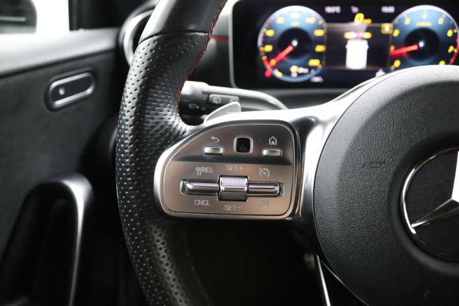 Mercedes-Benz A-Klasse 180 Business Solution AMG*NAVI*CAM*CRUISE*LED*TEL*