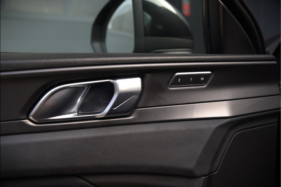 Lynk & Co 01 1.5 | Panoramadak | Stoelverwarming | Keyless | Apple Carplay | Adaptive Cruise Control | Infinity | Navigatie | Camera | Parkeersensoren | SOH 95,88%