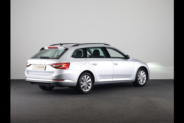 Škoda Superb Combi 1.4 TSI iV Business Edition 218PK PHEV | Navigatie | Parkeersensoren | Stoelverwarming | Keyless entry |
