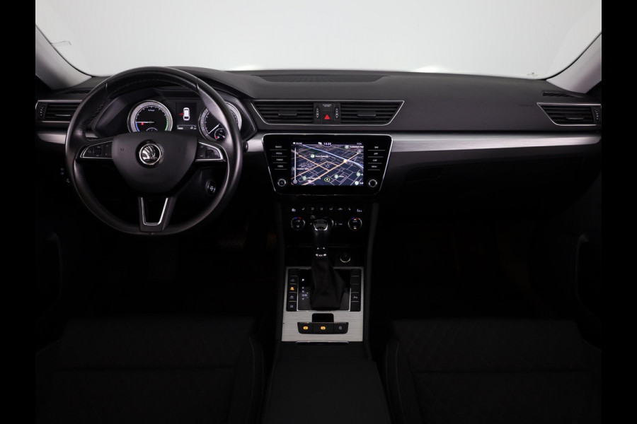 Škoda Superb Combi 1.4 TSI iV Business Edition 218PK PHEV | Navigatie | Parkeersensoren | Stoelverwarming | Keyless entry |