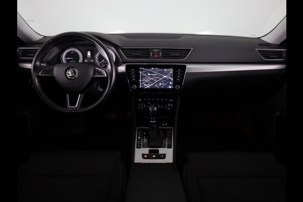 Škoda Superb Combi 1.4 TSI iV Business Edition 218PK PHEV | Navigatie | Parkeersensoren | Stoelverwarming | Keyless entry |