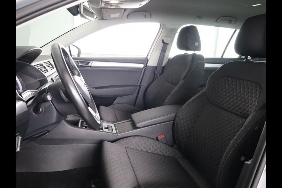Škoda Superb Combi 1.4 TSI iV Business Edition 218PK PHEV | Navigatie | Parkeersensoren | Stoelverwarming | Keyless entry |