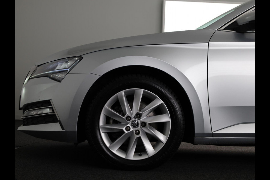 Škoda Superb Combi 1.4 TSI iV Business Edition 218PK PHEV | Navigatie | Parkeersensoren | Stoelverwarming | Keyless entry |