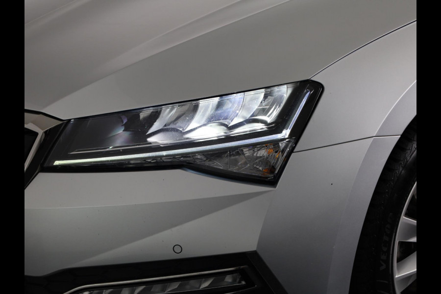Škoda Superb Combi 1.4 TSI iV Business Edition 218PK PHEV | Navigatie | Parkeersensoren | Stoelverwarming | Keyless entry |