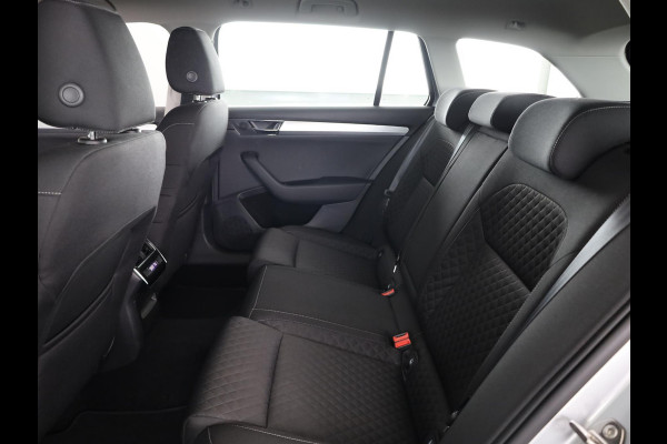 Škoda Superb Combi 1.4 TSI iV Business Edition 218PK PHEV | Navigatie | Parkeersensoren | Stoelverwarming | Keyless entry |