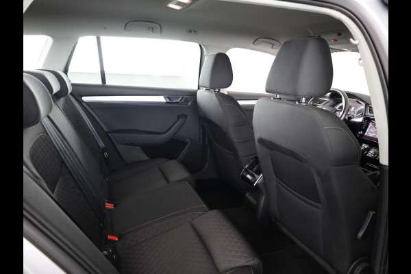 Škoda Superb Combi 1.4 TSI iV Business Edition 218PK PHEV | Navigatie | Parkeersensoren | Stoelverwarming | Keyless entry |
