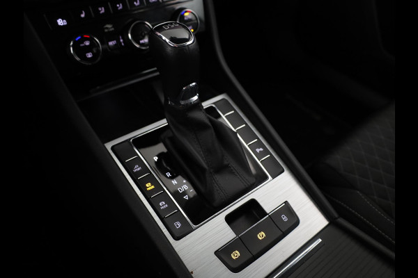 Škoda Superb Combi 1.4 TSI iV Business Edition 218PK PHEV | Navigatie | Parkeersensoren | Stoelverwarming | Keyless entry |