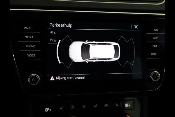 Škoda Superb Combi 1.4 TSI iV Business Edition 218PK PHEV | Navigatie | Parkeersensoren | Stoelverwarming | Keyless entry |