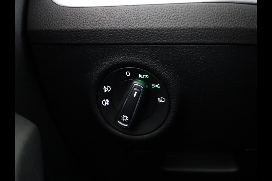 Škoda Superb Combi 1.4 TSI iV Business Edition 218PK PHEV | Navigatie | Parkeersensoren | Stoelverwarming | Keyless entry |