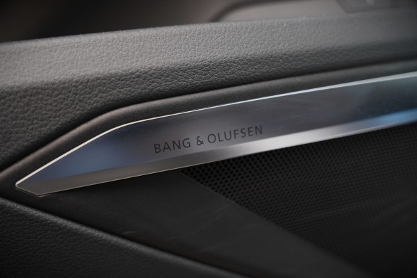 Audi e-tron e-tron 50 quattro Launch edition plus 71 kWh S-Line | Panoramadak | Bang & Olufsen | Head-Up Display | Stoelverwarming | Ambiance Verlichting | Adaptive Cruise Control | Memory Seat | Camera | SOH 87,89%