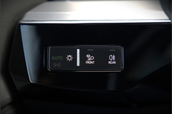 Audi e-tron e-tron 50 quattro Launch edition plus 71 kWh S-Line | Panoramadak | Bang & Olufsen | Head-Up Display | Stoelverwarming | Ambiance Verlichting | Adaptive Cruise Control | Memory Seat | Camera | SOH 87,89%