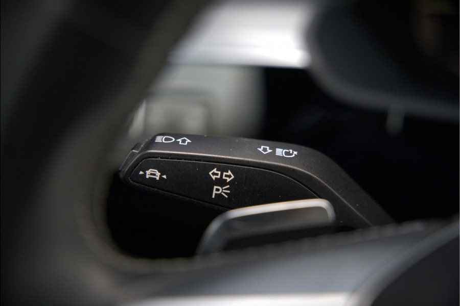 Audi e-tron e-tron 50 quattro Launch edition plus 71 kWh S-Line | Panoramadak | Bang & Olufsen | Head-Up Display | Stoelverwarming | Ambiance Verlichting | Adaptive Cruise Control | Memory Seat | Camera | SOH 87,89%