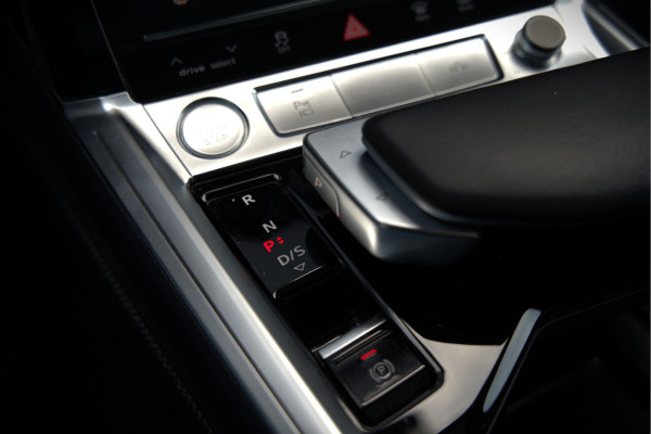 Audi e-tron e-tron 50 quattro Launch edition plus 71 kWh S-Line | Panoramadak | Bang & Olufsen | Head-Up Display | Stoelverwarming | Ambiance Verlichting | Adaptive Cruise Control | Memory Seat | Camera | SOH 87,89%