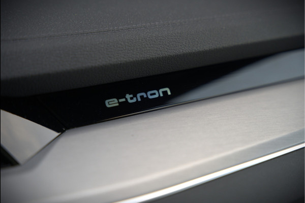 Audi e-tron e-tron 50 quattro Launch edition plus 71 kWh S-Line | Panoramadak | Bang & Olufsen | Head-Up Display | Stoelverwarming | Ambiance Verlichting | Adaptive Cruise Control | Memory Seat | Camera | SOH 87,89%