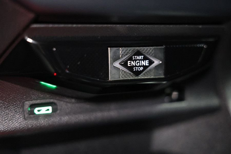 DS DS 3 Crossback E-Tense PERFORMANCE AVM VIRTUAL NAVI HEADUP CLIMA STOELVW PARKASS. "20