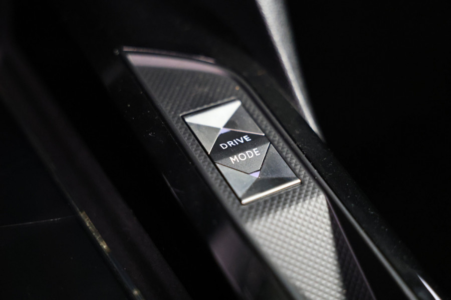 DS DS 3 Crossback E-Tense PERFORMANCE AVM VIRTUAL NAVI HEADUP CLIMA STOELVW PARKASS. "20