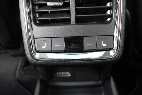 Škoda Enyaq 60 Business Edition 179 PK | Virtual Cockpit | Navigatie | Panorama-Dak | Stoelverwarming | Elektrische Stoelen met Geheugen | SOH 96,2%