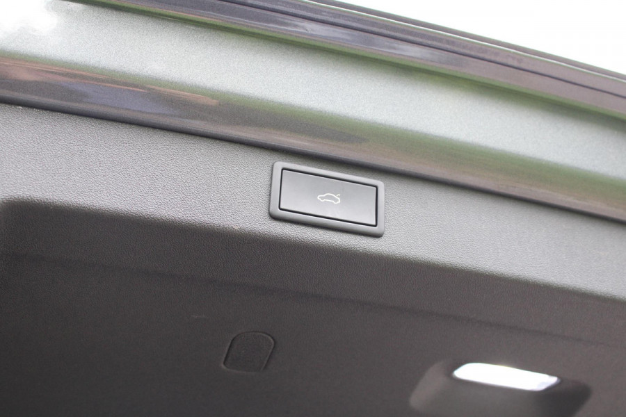 Škoda Enyaq 60 Business Edition 179 PK | Virtual Cockpit | Navigatie | Panorama-Dak | Stoelverwarming | Elektrische Stoelen met Geheugen | SOH 96,2%
