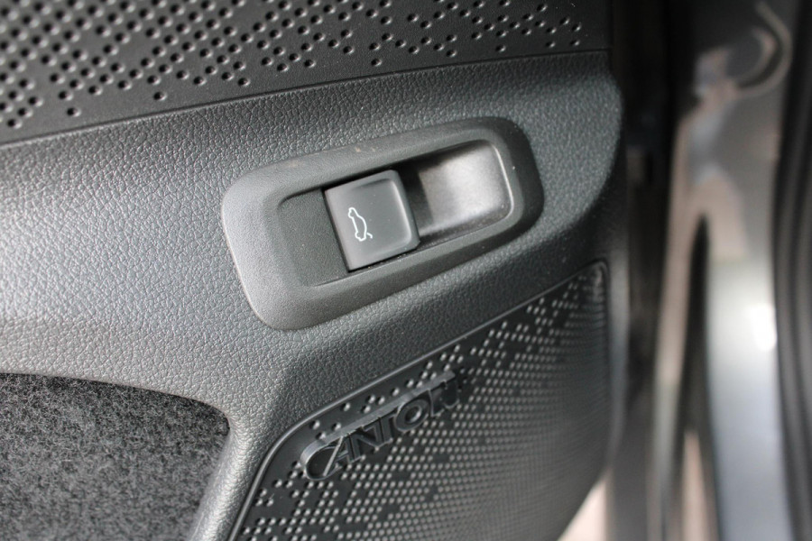 Škoda Enyaq 60 Business Edition 179 PK | Virtual Cockpit | Navigatie | Panorama-Dak | Stoelverwarming | Elektrische Stoelen met Geheugen | SOH 96,2%