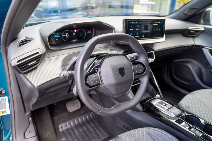 Peugeot e-2008 EV Allure Avantage 54 kWh|Prijs rijklaar incl 12 mnd garantie|Clima Cruise Carplay Privacy glass