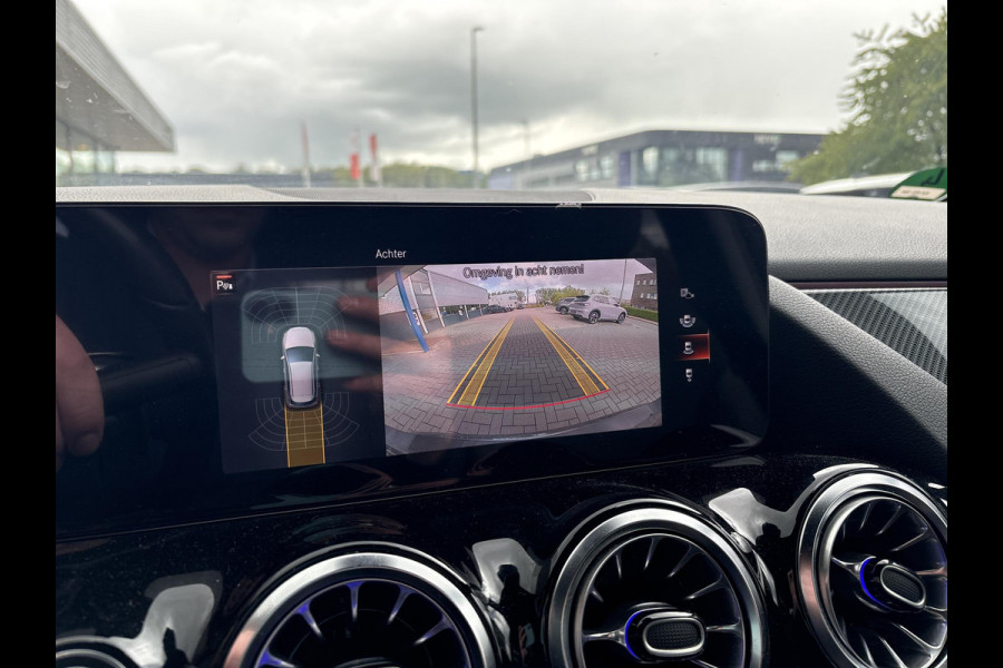 Mercedes-Benz B-Klasse 250 e AMG Line | 218pk PHEV | Wegklapbare Trekhaak | Stoelverwarming | Adaptive cruise control | Getint glas