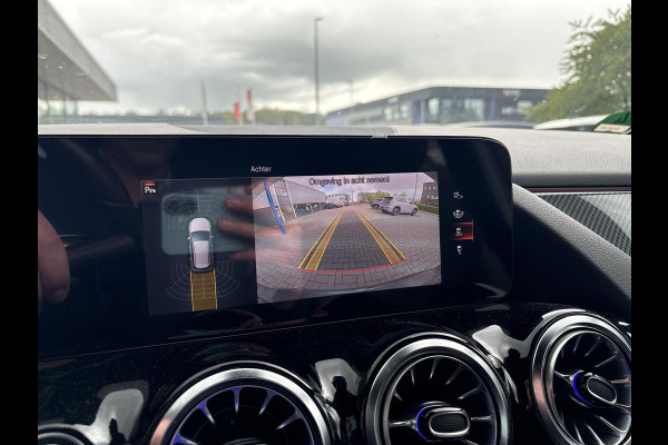 Mercedes-Benz B-Klasse 250 e AMG Line | 218pk PHEV | Wegklapbare Trekhaak | Stoelverwarming | Adaptive cruise control | Getint glas