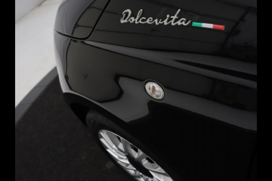 Fiat 500 1.0 Hybrid Dolcevita | Panoramadak | Half leder | Cruise control | Carplay | Climate control | Bluetooth | Lichtmetalen velgen
