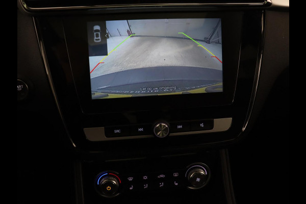 MG ZS EV Luxury 45 kWh | SOH 90,2% | Panoramadak | Leder | Stoelverwarming | Carplay | Side Assist | Adaptive cruise | Camera | Keyless | Navigatie