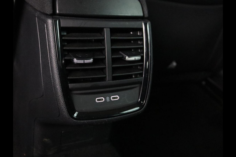 Škoda Kamiq 1.0 TSI Style | Automaat | Carplay | Keyless | Climate control | Full LED | Parkeerhulp | Cruise control | Bluetooth | Regensensor | Getint glas