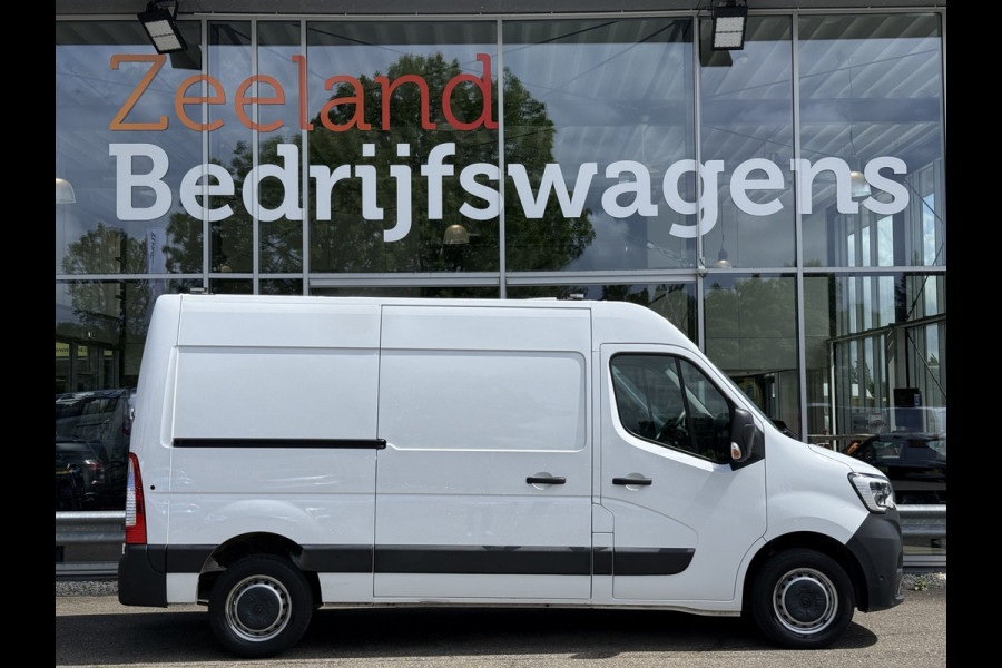 Renault Master T35 2.3 dCi 135 L2H2 | Navi | Carplay | Camera | Trekhaak | PDC