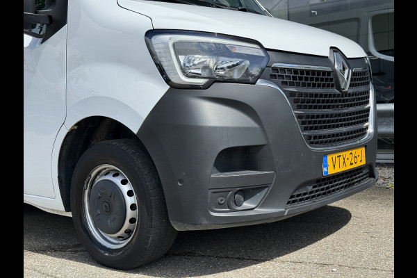 Renault Master T35 2.3 dCi 135 L2H2 | Navi | Carplay | Camera | Trekhaak | PDC
