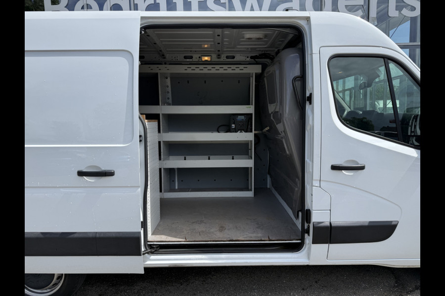Renault Master T35 2.3 dCi 135 L2H2 | Navi | Carplay | Camera | Trekhaak | PDC