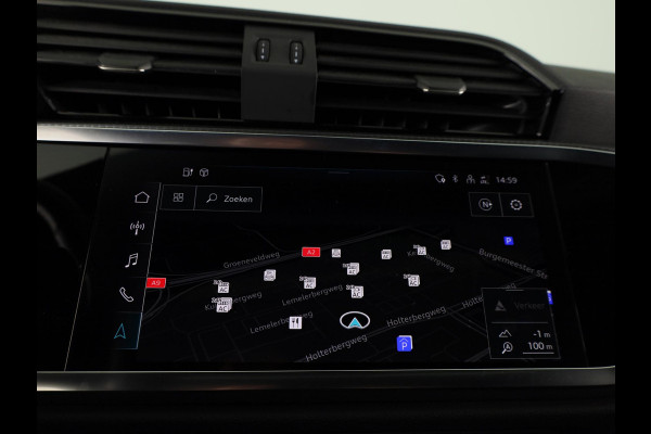 Audi Q3 Sportback 45 TFSI e S Edition 245 pk S-tronic | Navigatie | Panoramadak | Trekhaak (wegklapbaar) | Parkeersensoren (Park assist) | Achteruitrijcamera | Stoelverwarming | S-Line |