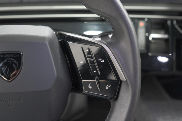 Peugeot E-3008 Allure 73 kWh | 11 KW Lader | Camera | Panoramic Navigation pack