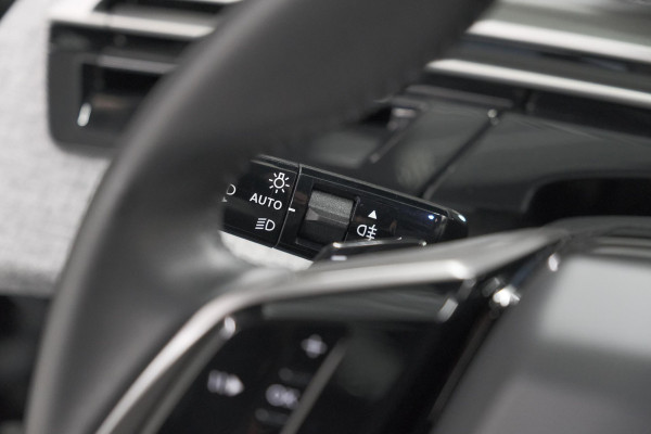 Peugeot E-3008 Allure 73 kWh | 11 KW Lader | Camera | Panoramic Navigation pack