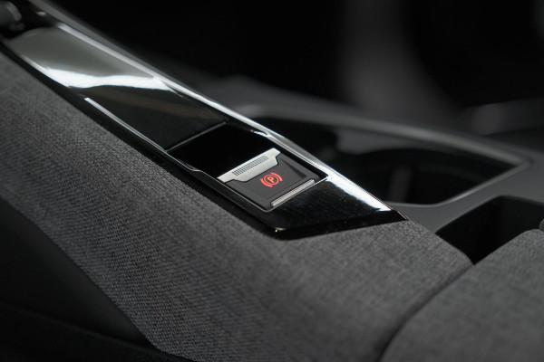 Peugeot E-3008 Allure 73 kWh | 11 KW Lader | Camera | Panoramic Navigation pack