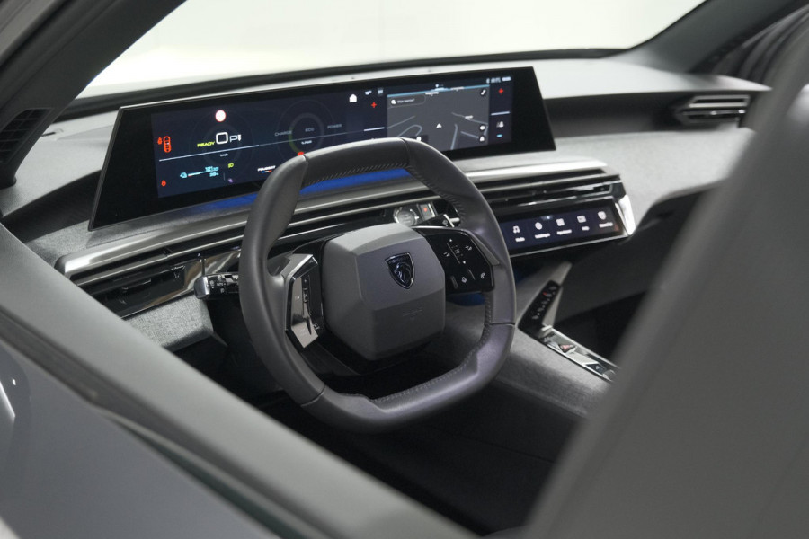 Peugeot E-3008 Allure 73 kWh | 11 KW Lader | Camera | Panoramic Navigation pack