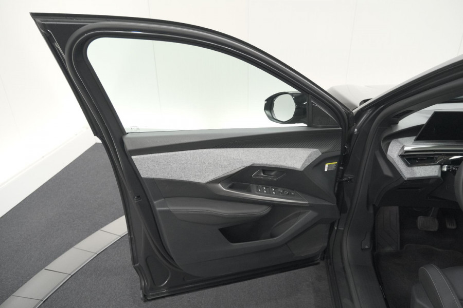 Peugeot E-3008 Allure 73 kWh | 11 KW Lader | Camera | Panoramic Navigation pack