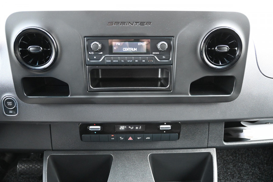 Mercedes-Benz eSprinter 312 L2H2 FWD 56 kWh Camera, Stoelverwarming