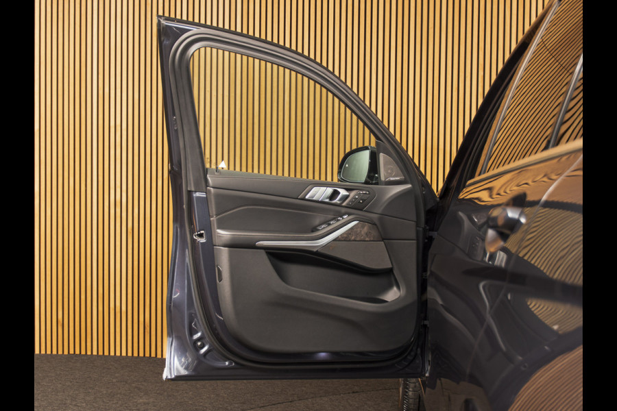 BMW X7 xDrive40i 22" | PANO | H/K | DRIVE+ | PARK+ | HUD