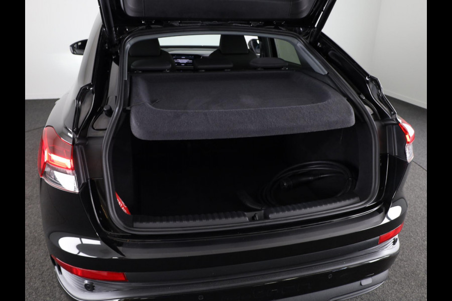 Audi Q4 Sportback e-tron 40 Advanced edition 77 kWh 204 pk | SOH 96,04% | Navigatie | Warmtepomp | Parkeersensoren | Achteruitrijcamera | Adaptieve cruise control | Stoelverwarming |