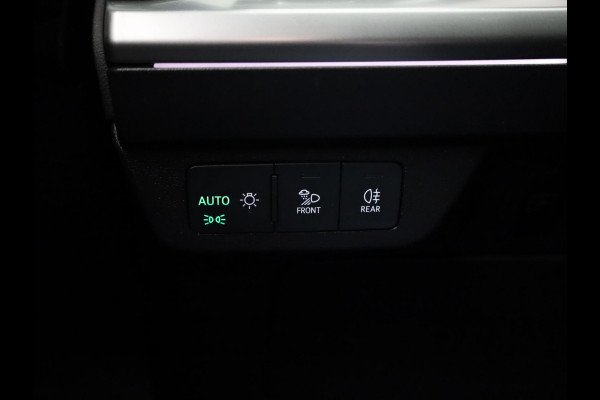 Audi Q4 Sportback e-tron 40 Advanced edition 77 kWh 204 pk | SOH 96,04% | Navigatie | Warmtepomp | Parkeersensoren | Achteruitrijcamera | Adaptieve cruise control | Stoelverwarming |
