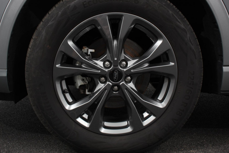 Ford Kuga 2.5 PHEV 225pk ST-Line X DEMO  Navigatie Apple Carplay/Android Auto Parkeersensoren Camera Adaptive Cruise Control Blind Spot Assist Elektrische achterklep Stoel en stuurverwarming Park Assist  Elektrische bestuurdersstoel