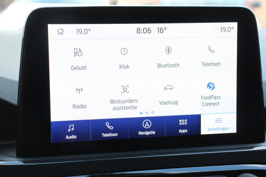 Ford Kuga 2.5 PHEV 225pk ST-Line X DEMO  Navigatie Apple Carplay/Android Auto Parkeersensoren Camera Adaptive Cruise Control Blind Spot Assist Elektrische achterklep Stoel en stuurverwarming Park Assist  Elektrische bestuurdersstoel