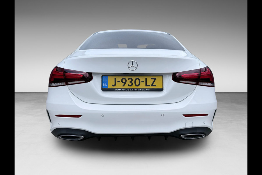 Mercedes-Benz A-Klasse 180 Business Solution AMG NAVI/V-COCKPIT/CAM/DAB/LED/CARPLAY/ECC/PDC///
