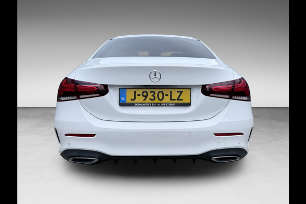 Mercedes-Benz A-Klasse 180 Business Solution AMG NAVI/V-COCKPIT/CAM/DAB/LED/CARPLAY/ECC/PDC///