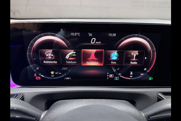 Mercedes-Benz A-Klasse 180 Business Solution AMG NAVI/V-COCKPIT/CAM/DAB/LED/CARPLAY/ECC/PDC///