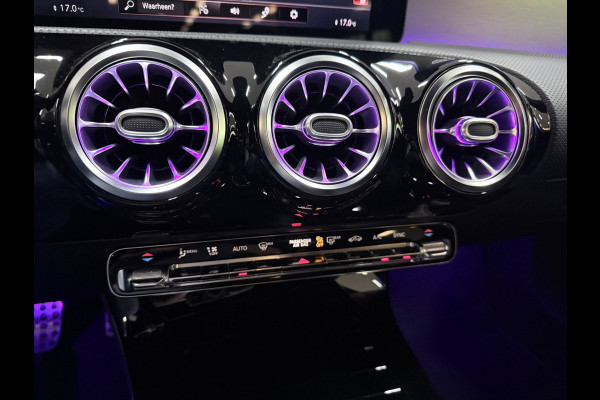 Mercedes-Benz A-Klasse 180 Business Solution AMG NAVI/V-COCKPIT/CAM/DAB/LED/CARPLAY/ECC/PDC///