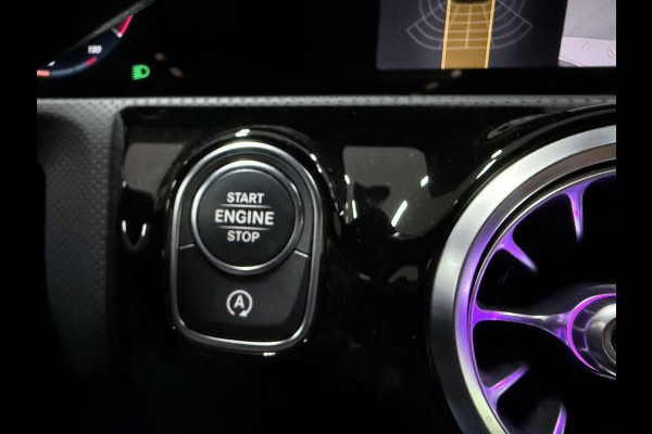 Mercedes-Benz A-Klasse 180 Business Solution AMG NAVI/V-COCKPIT/CAM/DAB/LED/CARPLAY/ECC/PDC///